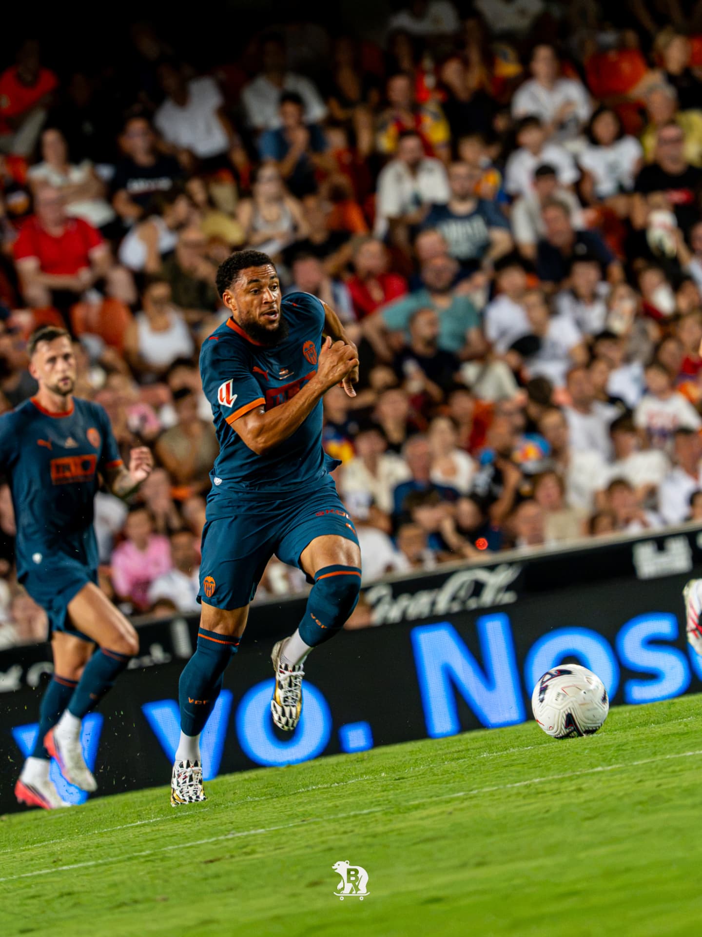 Arrancada del delantero en Mestalla