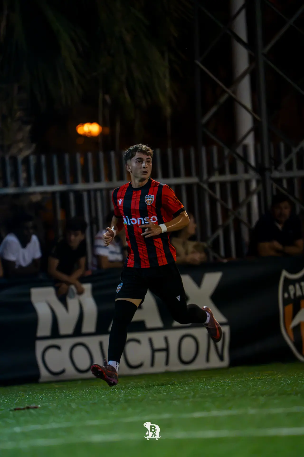 El Patacona CF, sin bajar el ritmo bajo los focos.