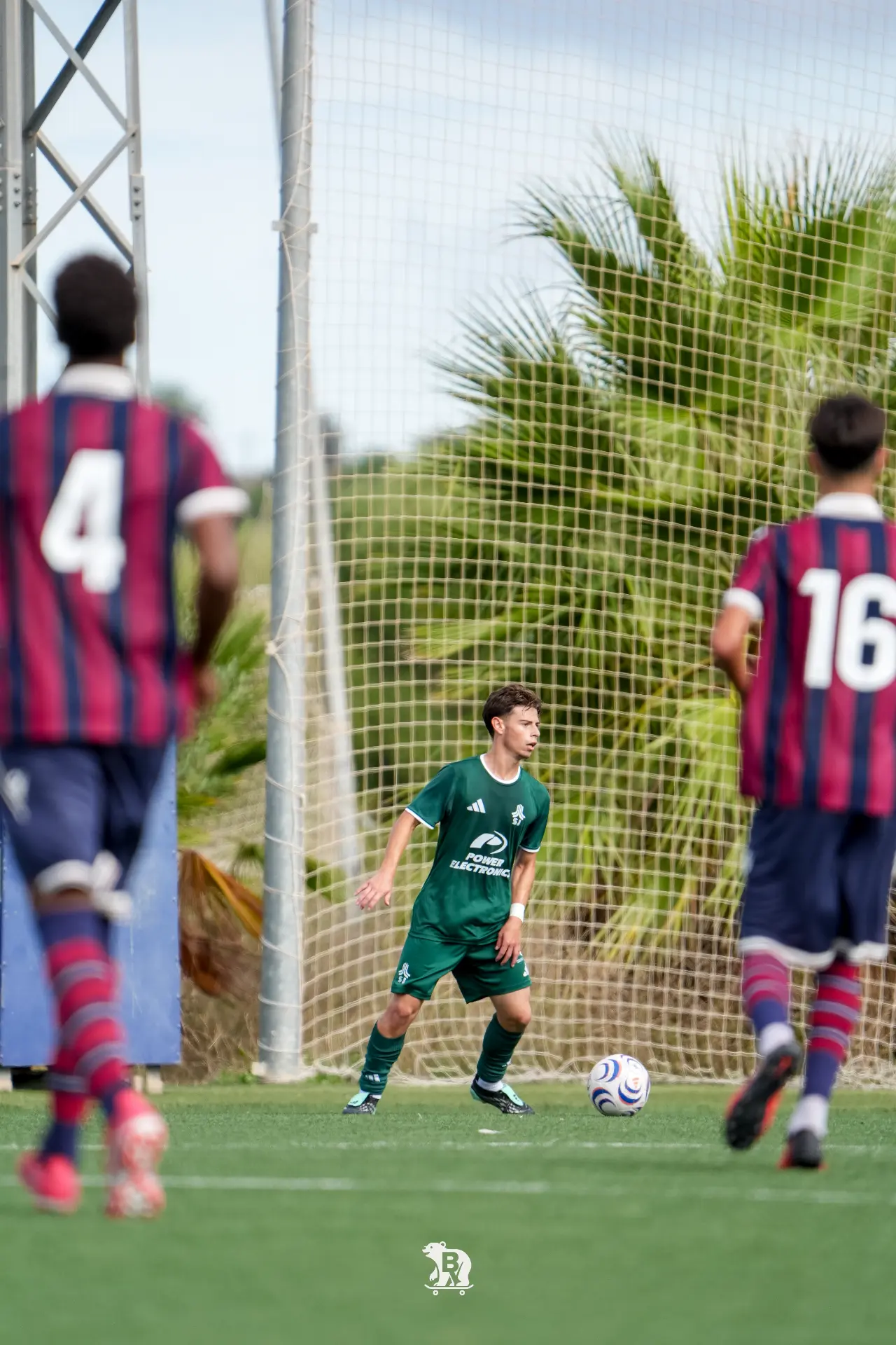 Una acción del Levante UD B–CF Inter San José Valencia.