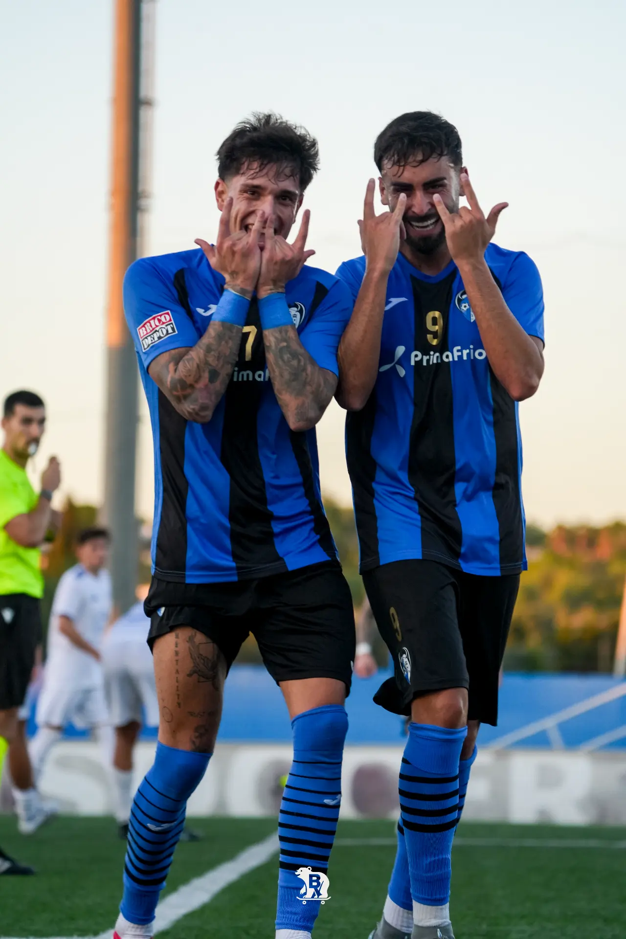 Dos goles, dos celebraciones: así se cerró el cuaderno.
