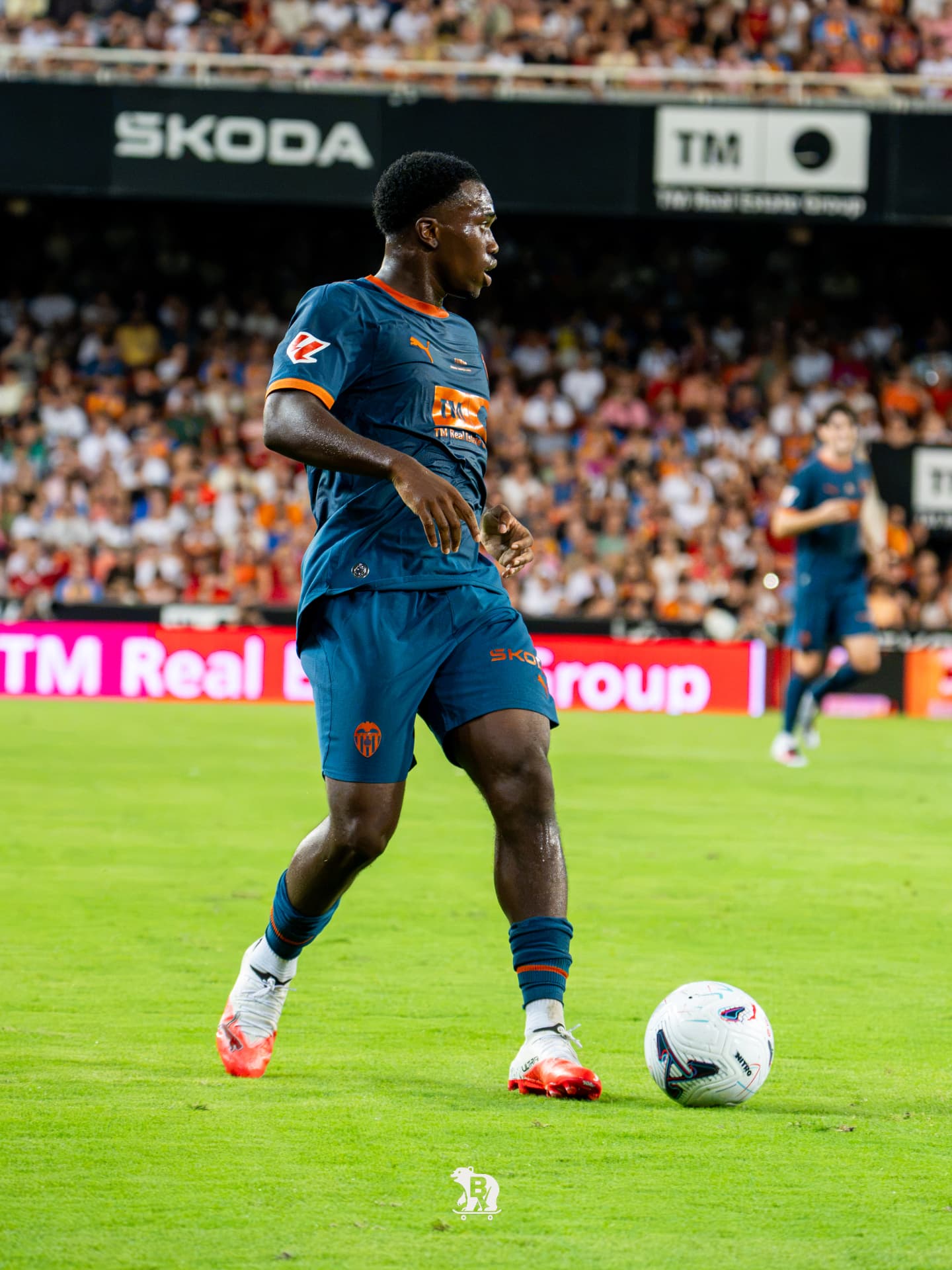 Conducción por la banda en Mestalla