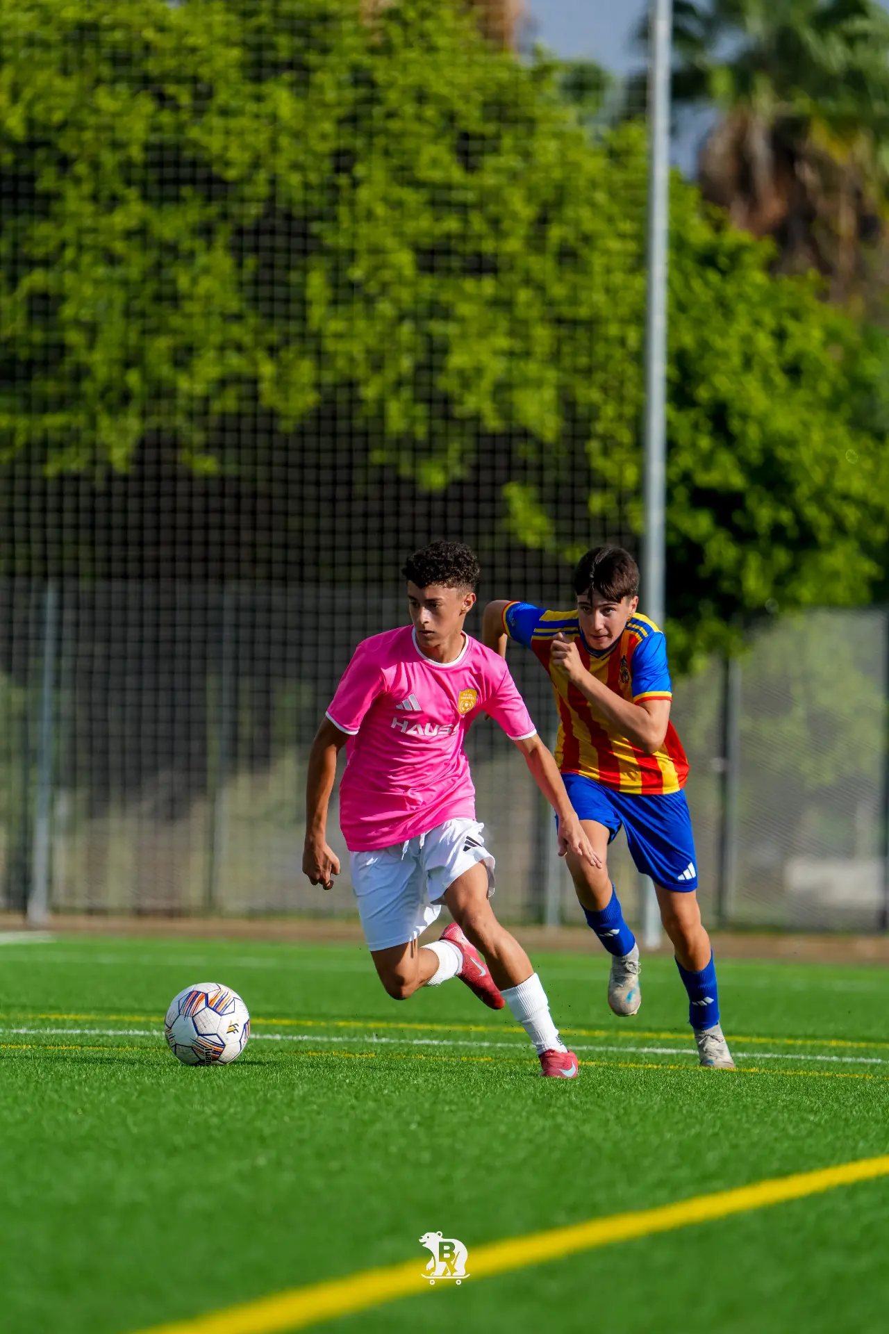Una disputa del Atlético Cabañal–Albalat.