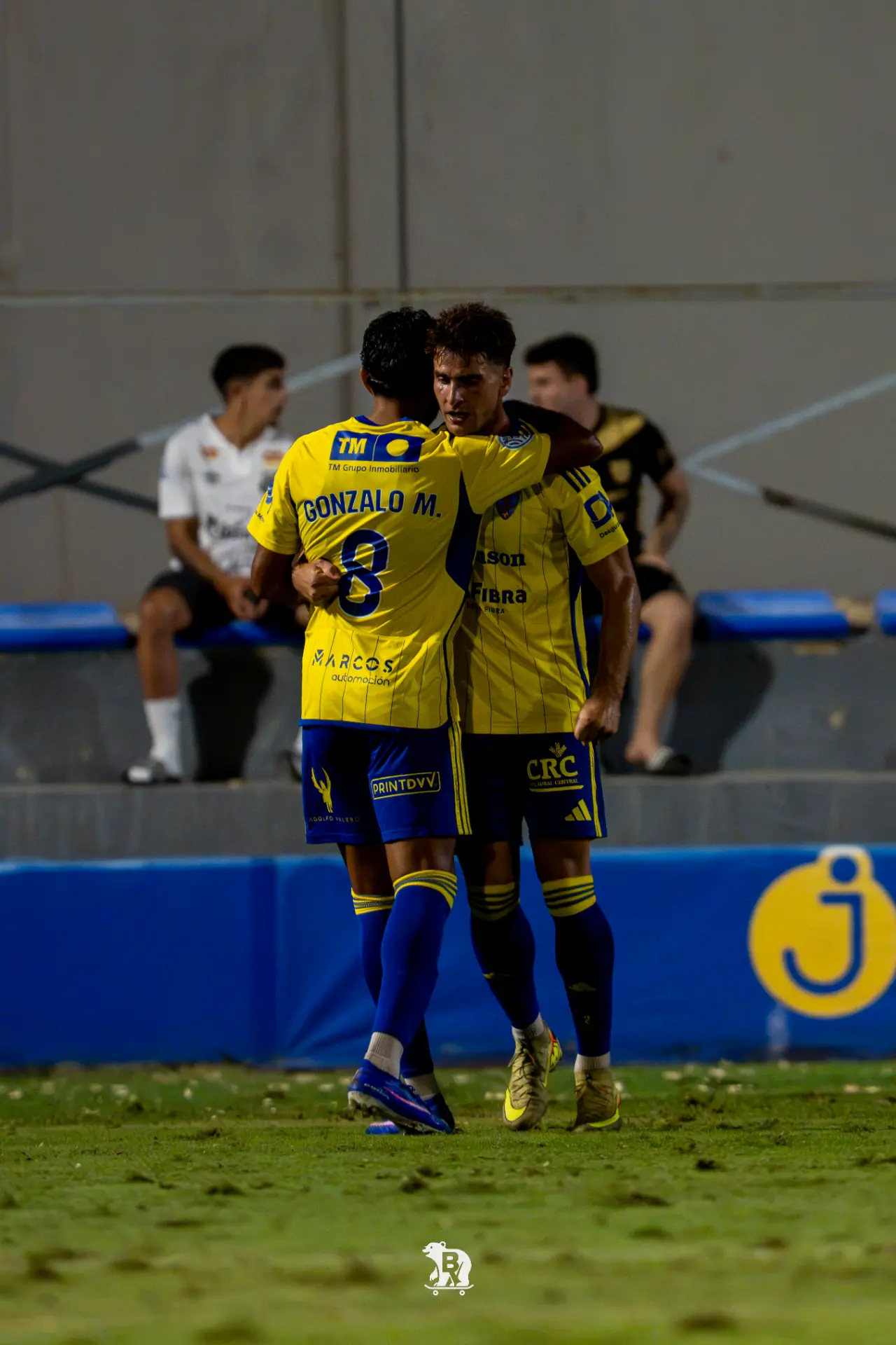 Gonzalo Miranda, felicitado tras el empate