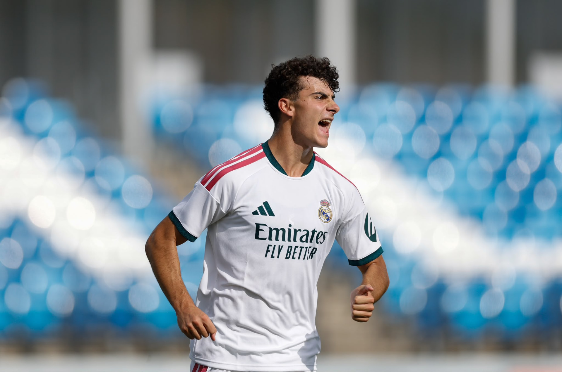 Fran Santamaría celebra un gol con la camiseta del Juvenil A del Real Madrid