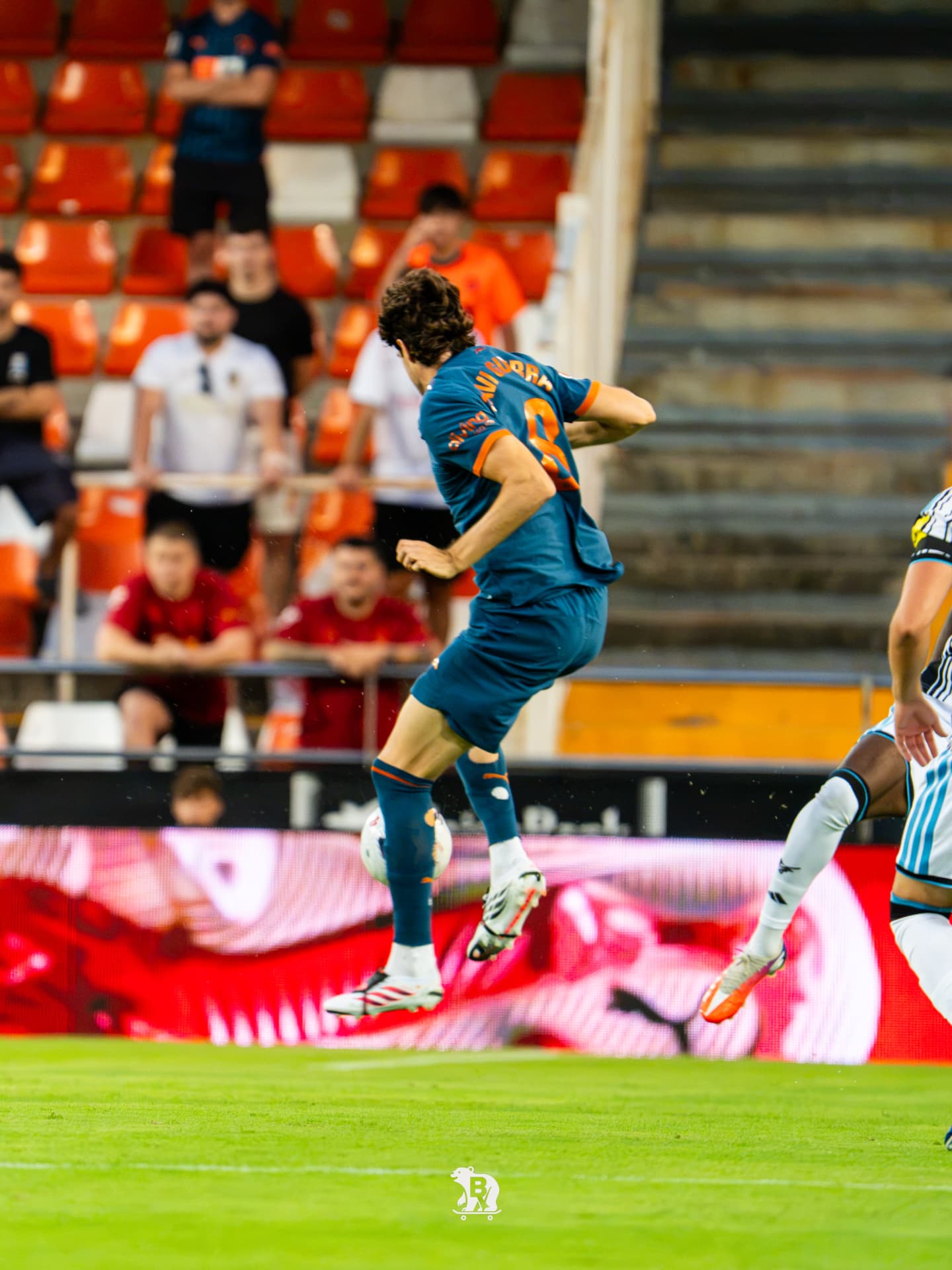 Golpeo en el aire dentro del área