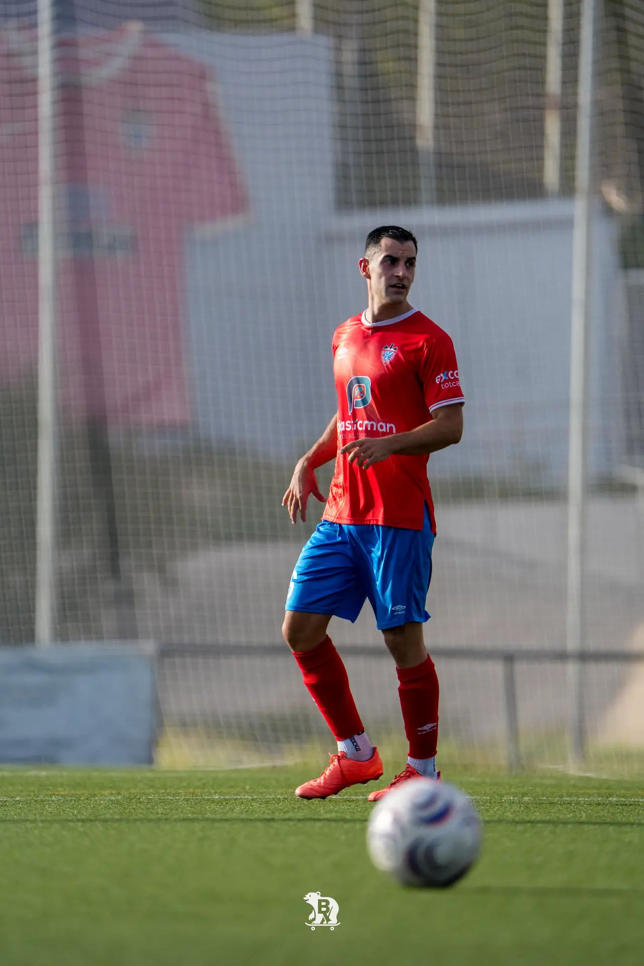 Héctor Juan, con la camiseta del Rayo Ibense, en Cuaderno de Campo #04 · Blue Visual Media