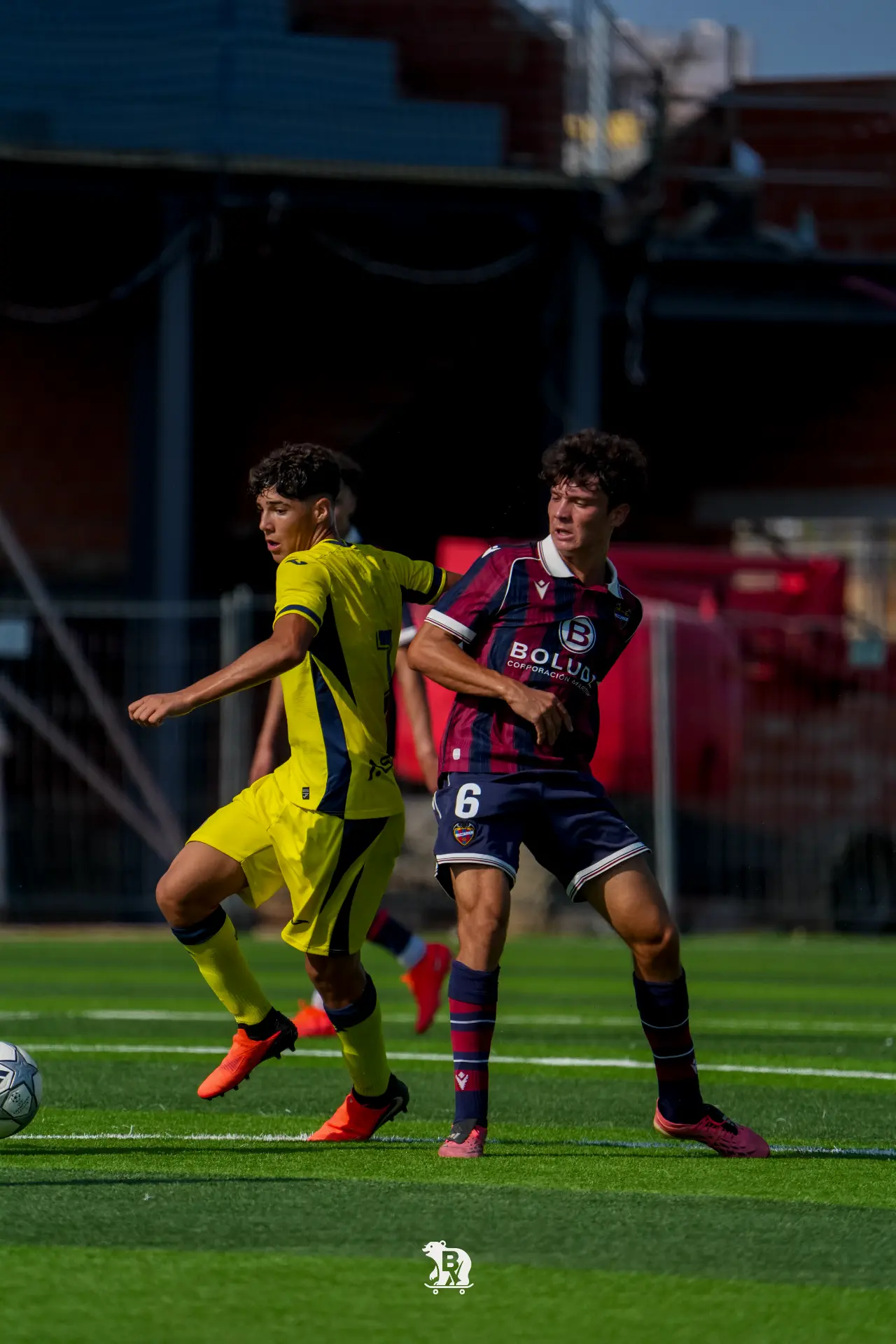 Duelo entre el Villarreal B y el Levante B en Liga Nacional Juvenil.