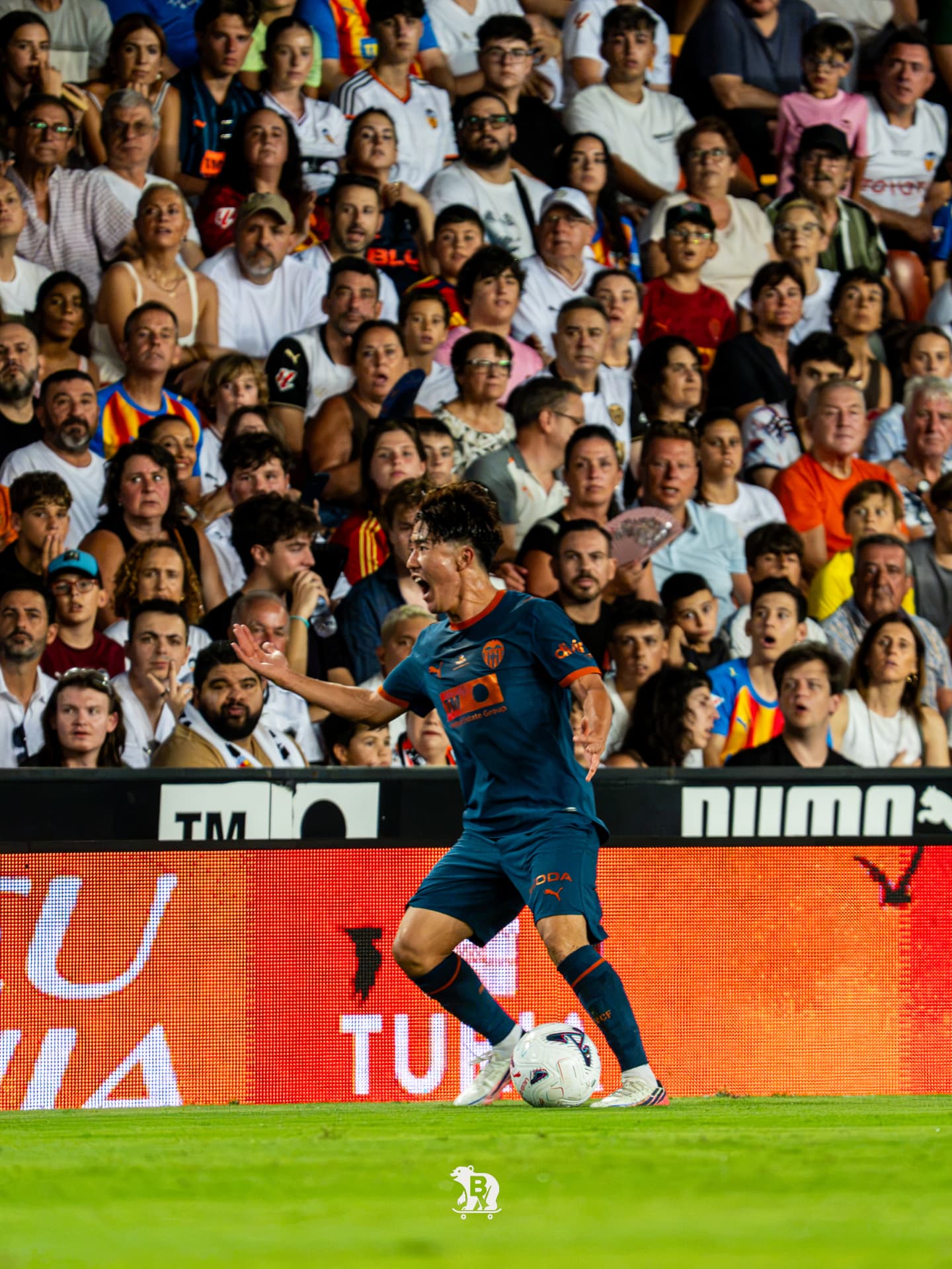 Reclamo al banquillo tras la falta