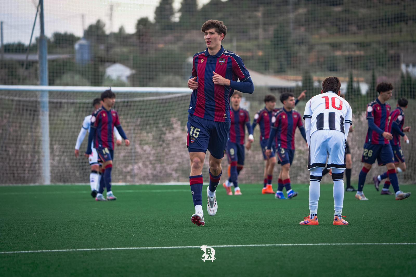 El defensa valenciano, durante un encuentro en Buñol
