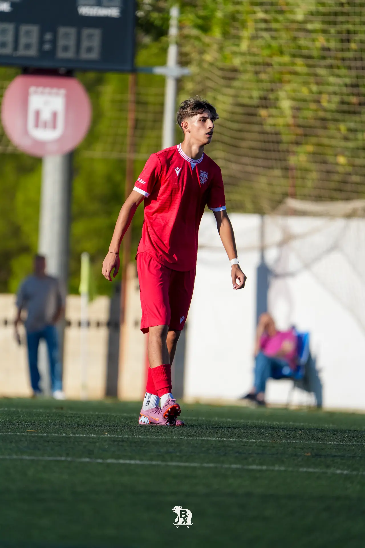 Salida con balón en la Lliga Autonòmica Cadet.